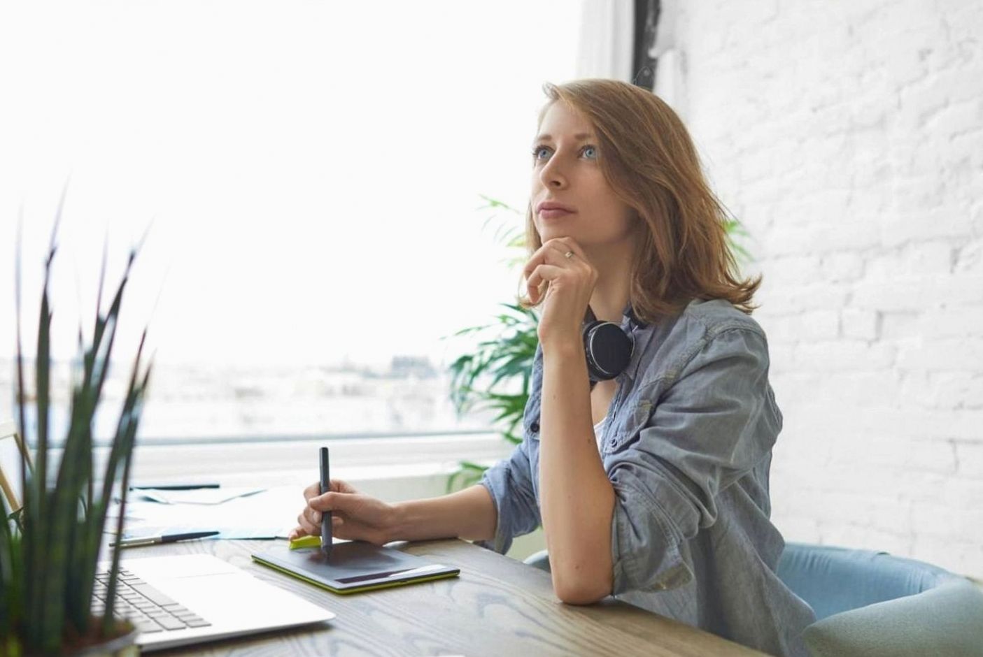 Apprenant travaillant sur un exercice d'intégration front-end